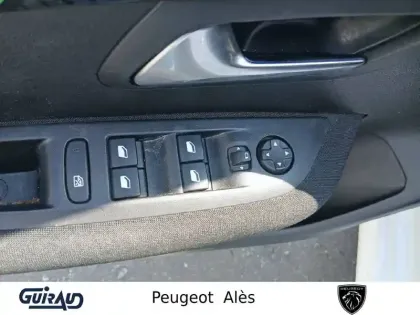 Photo 11 Peugeot 208  PureTech 75 S&S BVM5