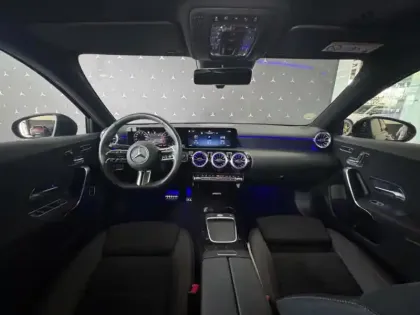 Photo 32 Mercedes Classe A 200 d Berline AMG Line
