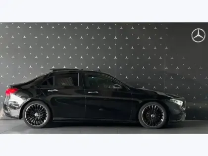 Photo 26 Mercedes Classe A 200 d Berline AMG Line