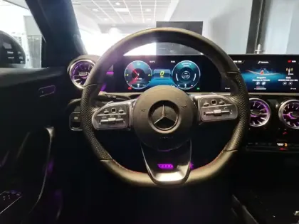Photo 37 Mercedes Classe A 200 AMG Line
