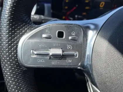 Photo 12 Mercedes CLA  200 d Coupé AMG Line