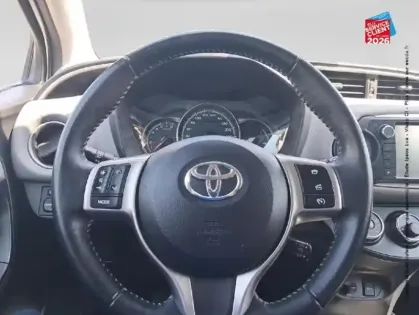 Photo 11 Toyota Yaris  69 VVT-i Dynamic 5p