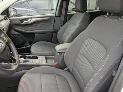 Photo 10 Ford Kuga  2.5 Duratec 190ch FHEV E85 Titanium BVA