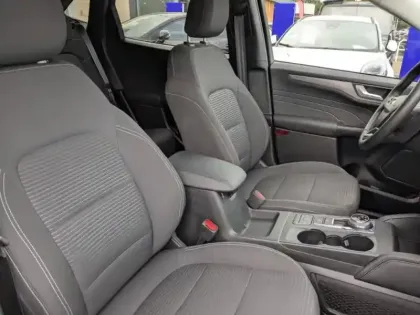Photo 13 Ford Kuga  2.5 Duratec 190ch FHEV E85 Titanium BVA