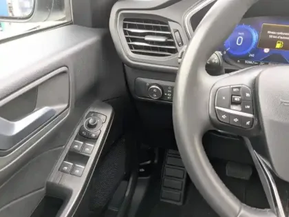 Photo 12 Ford Kuga  2.5 Duratec 190ch FHEV E85 Titanium BVA