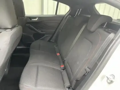 Photo 12 Ford Focus  1.0 Flexifuel mHEV 125ch ST-Line Style