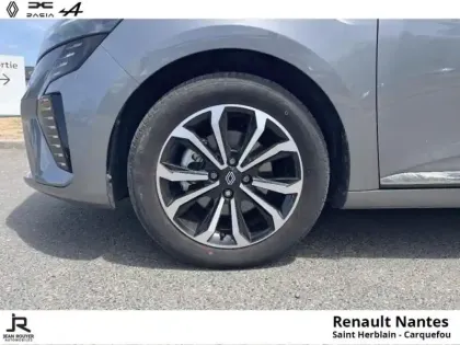 Photo 8 Renault Clio  1.6 E-Tech 145ch full hybrid Techno