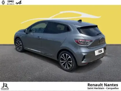 Photo 6 Renault Clio  1.6 E-Tech 145ch full hybrid Techno