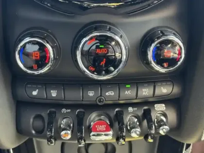 Photo 14 Mini Mini  Cooper 136ch  Edition Camden BVA7