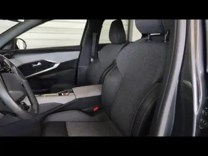 Photo 8 Peugeot 3008  1.2 Hybrid 136ch Allure e-DCS6