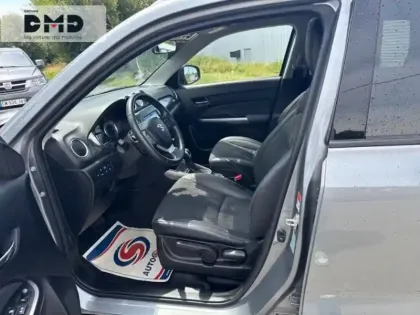 Photo 8 Suzuki Vitara  1.5 Dualjet Hybrid 115ch Style Auto Allgrip