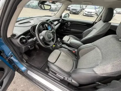 Photo 21 Mini Mini  Cooper 136ch Edition Premium Plus BVA7