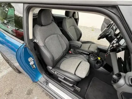 Photo 23 Mini Mini  Cooper 136ch Edition Premium Plus BVA7