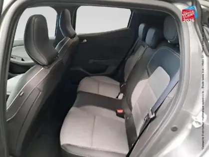 Photo 10 Renault Clio  1.6 E-Tech 145ch full hybrid Techno - 24