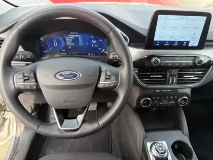 Photo 13 Ford Kuga  2.5 Duratec 190 ch FHEV E85 Titanium BVA