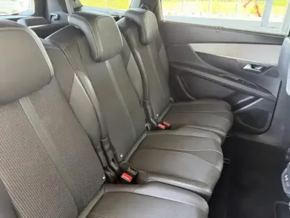 Photo 32 Peugeot 5008 II PureTech 130 S&S GT