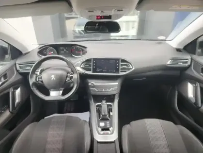 Photo 6 Peugeot 308 II Puretech 130 S&S EAT8 Allure Busin