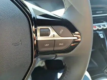 Photo 17 Peugeot 2008  Hybrid 145 e-DCS6
