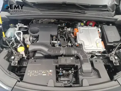 Photo 27 Renault Symbioz  E-Tech full hybrid 145