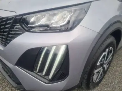 Photo 15 Peugeot 2008  Hybrid 136 e-DCS6