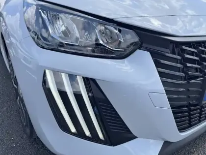 Photo 15 Peugeot 208  Turbo 100 ch BVM6