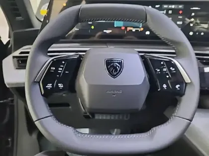 Photo 8 Peugeot 3008  Hybrid 145 e-DCS6
