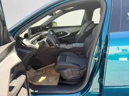 Photo 10 Peugeot 3008  Hybrid 136 e-DCS6