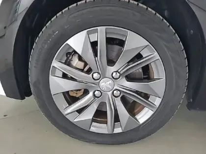 Photo 12 Peugeot 208  Electrique 50 kWh 136ch