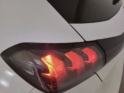 Photo 16 Peugeot 208  Electrique 50 kWh 136ch