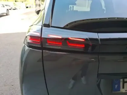 Photo 9 Peugeot 2008  Hybrid 110 e-DCS6