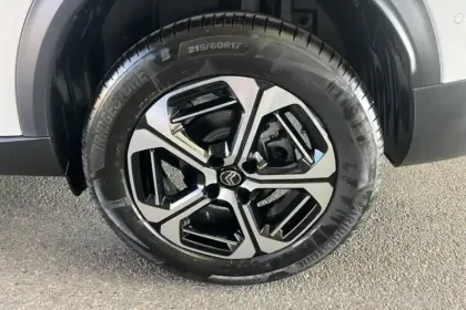 Photo 9 Citroën C3 Aircross  Hybride 145 ch BVA E-DCS 7PL