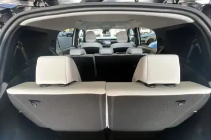 Photo 12 Citroën C3 Aircross  Hybride 145 ch BVA E-DCS 7PL
