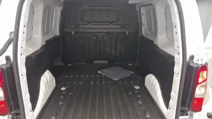 Photo 21 Opel Combo  CARGO M DIESEL 130 CH AUT.