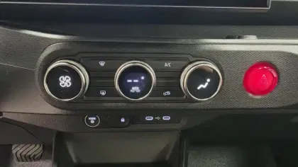 Photo 39 Renault Twingo  E-Tech Electrique 80 ch autonomie urbaine