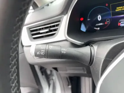 Photo 15 Renault Captur  E-Tech Plug-in 160