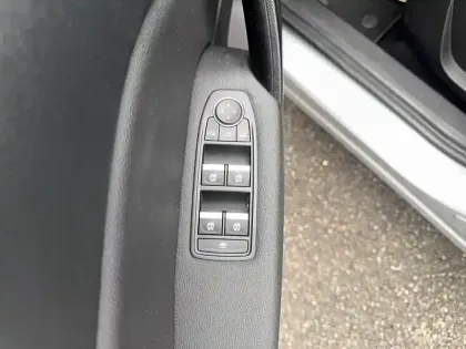 Photo 12 Renault Captur  E-Tech Plug-in 160