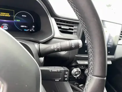 Photo 18 Renault Captur  E-Tech Plug-in 160