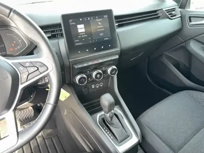 Photo 54 Renault Clio  E-Tech full hybrid 145