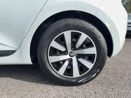 Photo 59 Renault Clio  E-Tech full hybrid 145