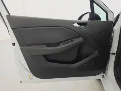 Photo 21 Renault Clio  E-Tech full hybrid 145