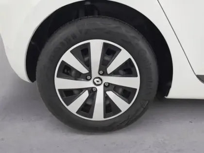 Photo 32 Renault Clio  E-Tech full hybrid 145