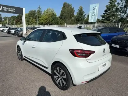 Photo 45 Renault Clio  E-Tech full hybrid 145