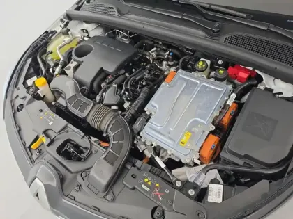 Photo 36 Renault Clio  E-Tech full hybrid 145