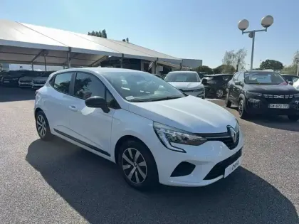 Photo 49 Renault Clio  E-Tech full hybrid 145