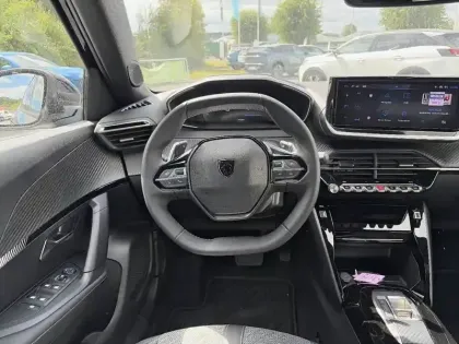 Photo 8 Peugeot 2008  Hybrid 145 e-DCS6