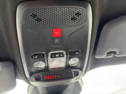 Photo 18 Peugeot 2008  Hybrid 145 e-DCS6
