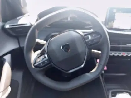 Photo 8 Peugeot 2008  Hybrid 110 e-DCS6