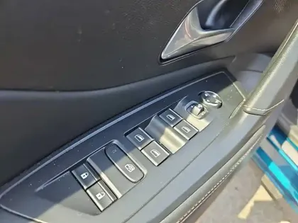Photo 13 Peugeot 408  PHEV 225 e-EAT8