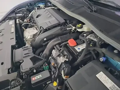 Photo 39 Peugeot 408  PHEV 225 e-EAT8