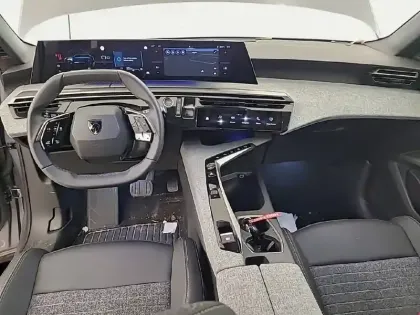 Photo 7 Peugeot 5008  Hybrid 145 ch e-DCS6